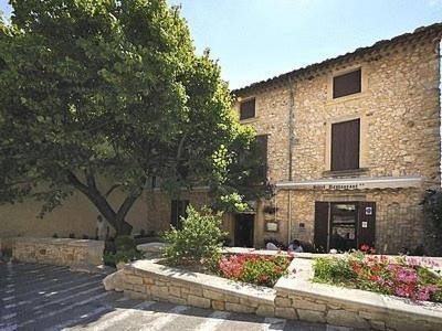 Logis Hotel Restaurant Les Geraniums Le Barroux Exterior photo